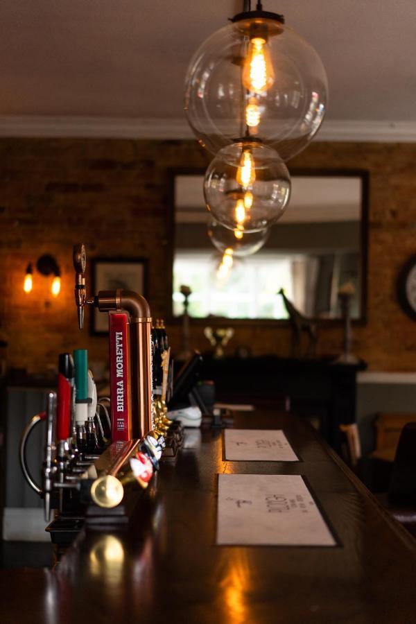 Hotel The Plough Itchen Abbas Winchester Esterno foto