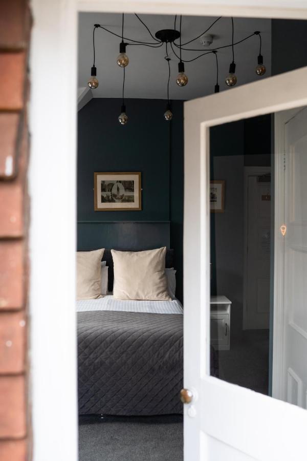 Hotel The Plough Itchen Abbas Winchester Esterno foto
