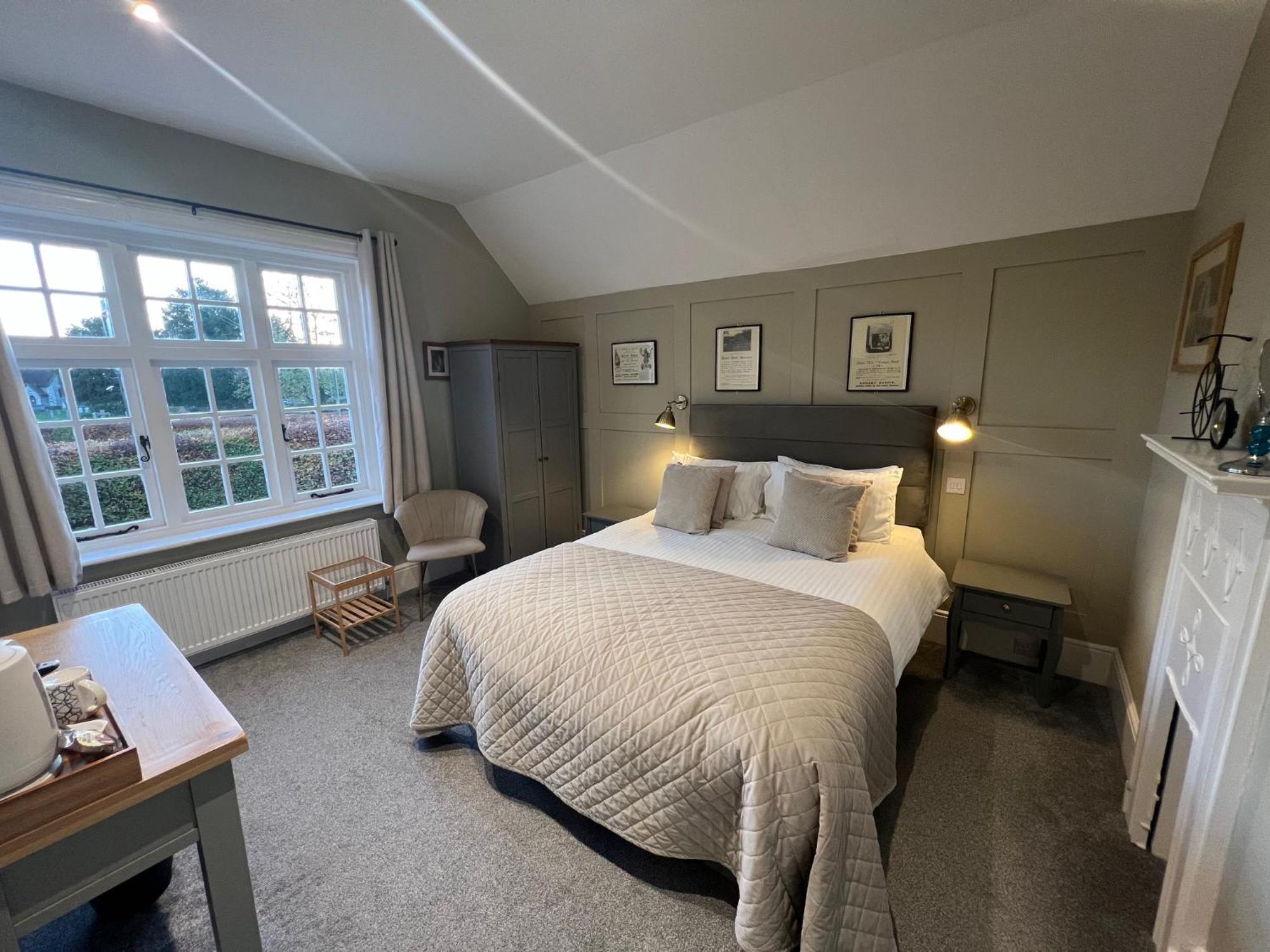 Hotel The Plough Itchen Abbas Winchester Esterno foto